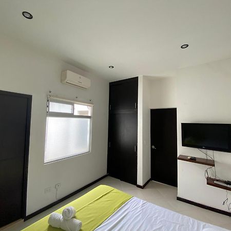 Apartaestudios Laureles Медельин Экстерьер фото