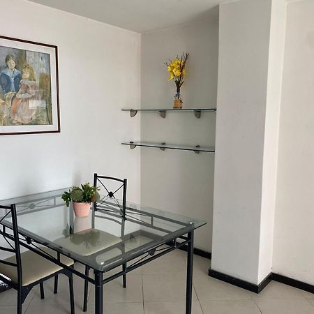 Apartaestudios Laureles Медельин Экстерьер фото