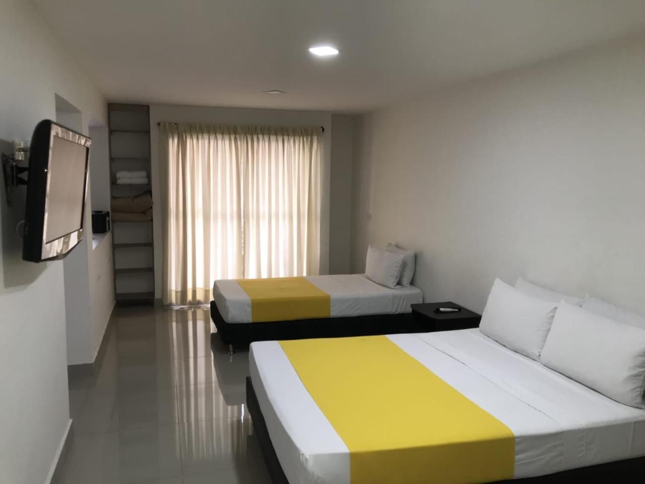 Apartaestudios Laureles Медельин Экстерьер фото