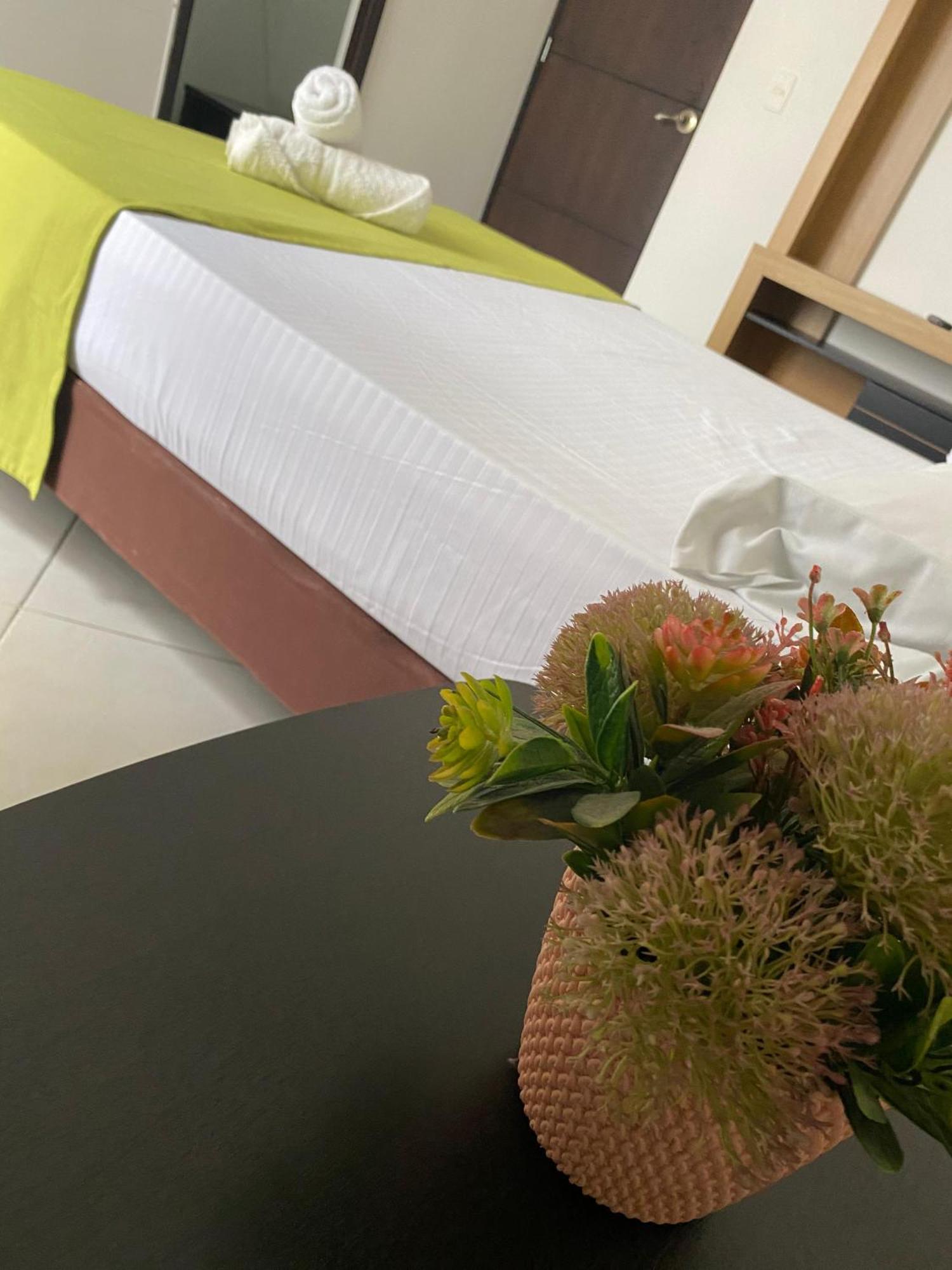 Apartaestudios Laureles Медельин Экстерьер фото
