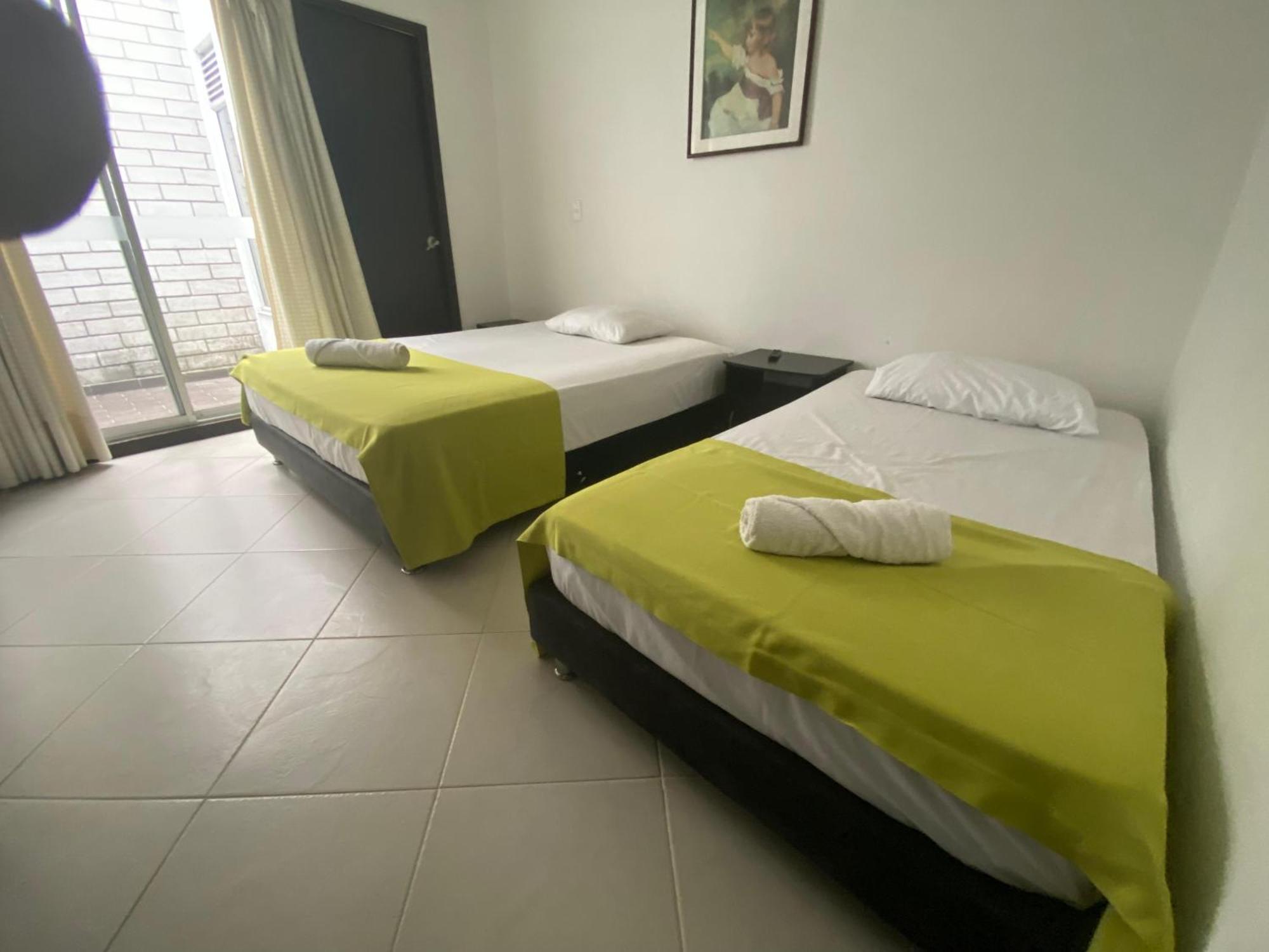 Apartaestudios Laureles Медельин Экстерьер фото